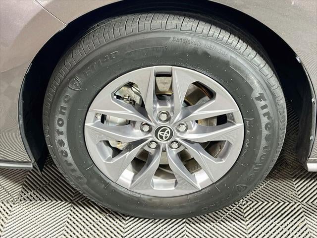 2024 Toyota Sienna XLE 8 Passenger