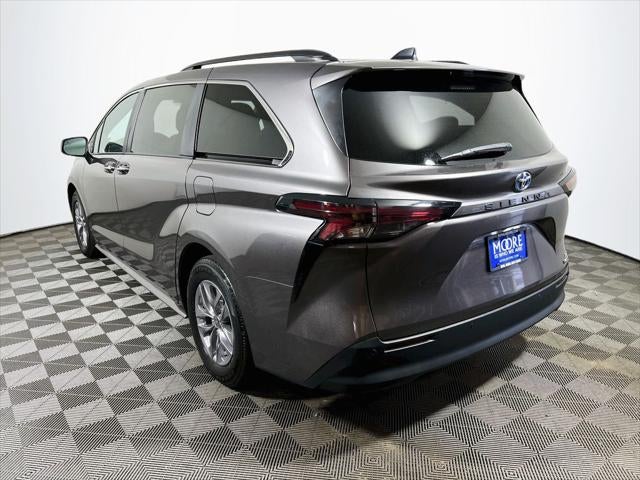 2024 Toyota Sienna XLE 8 Passenger