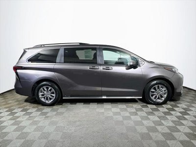 2024 Toyota Sienna XLE 8 Passenger