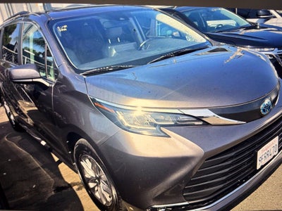 2023 Toyota Sienna XLE 8 Passenger