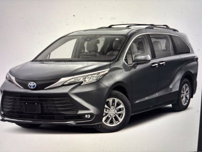 2025 Toyota Sienna XLE 8 Passenger