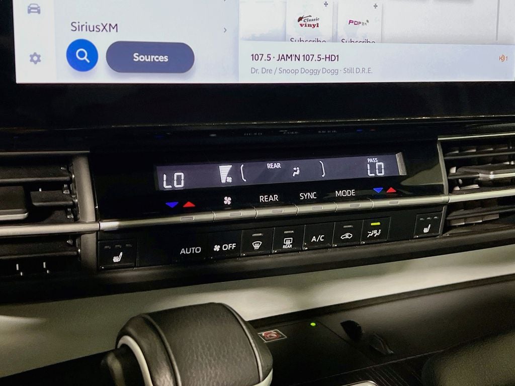2025 Toyota Sienna XLE 8 Passenger
