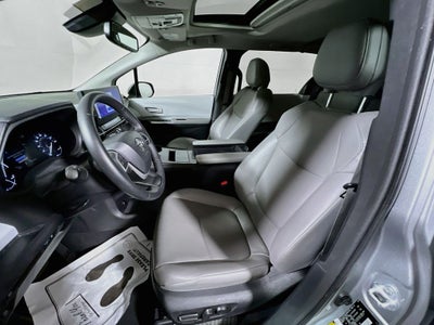 2025 Toyota Sienna XLE 8 Passenger