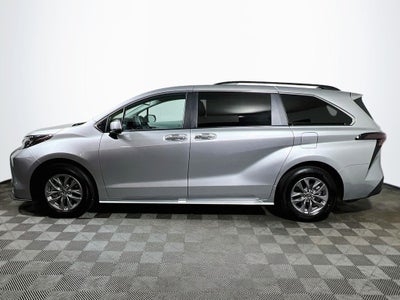 2025 Toyota Sienna XLE 8 Passenger