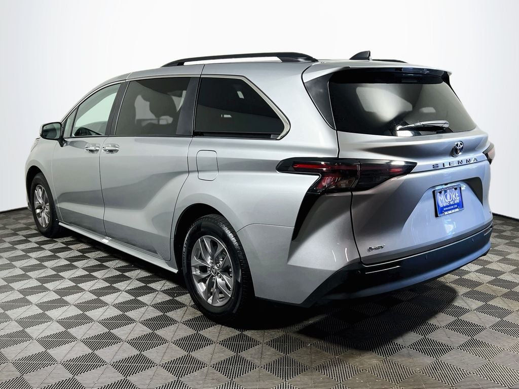 2025 Toyota Sienna XLE 8 Passenger