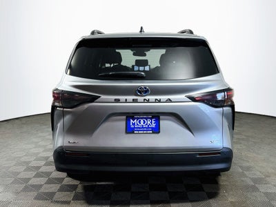 2025 Toyota Sienna XLE 8 Passenger