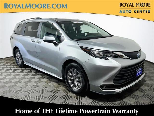 2025 Toyota Sienna XLE 8 Passenger