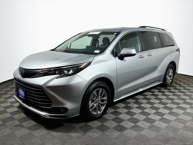 2025 Toyota Sienna XLE 8 Passenger