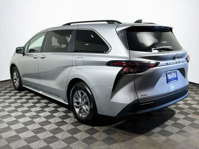 2025 Toyota Sienna XLE 8 Passenger