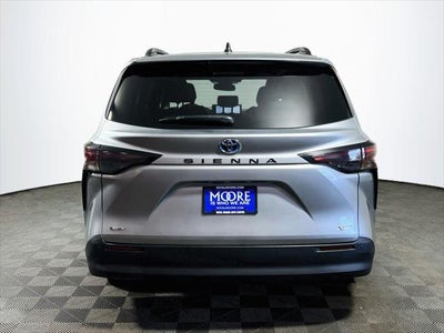 2025 Toyota Sienna XLE 8 Passenger