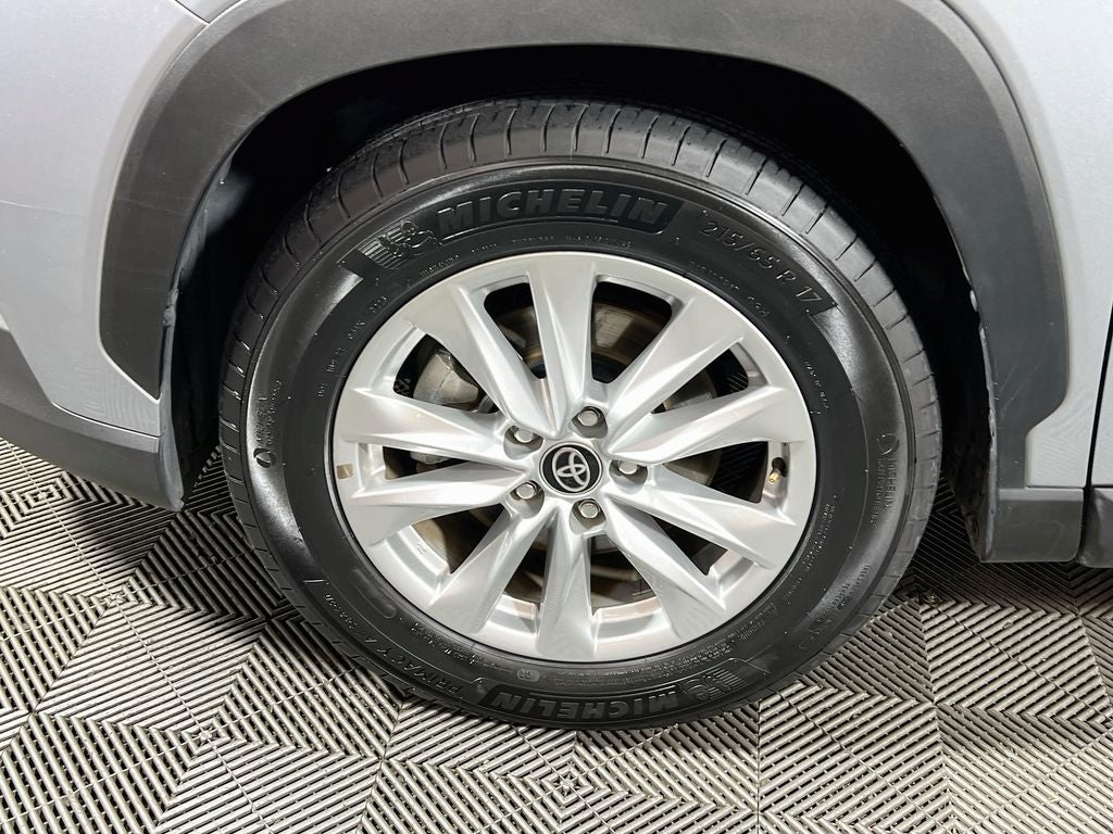 2025 Toyota Corolla Cross LE