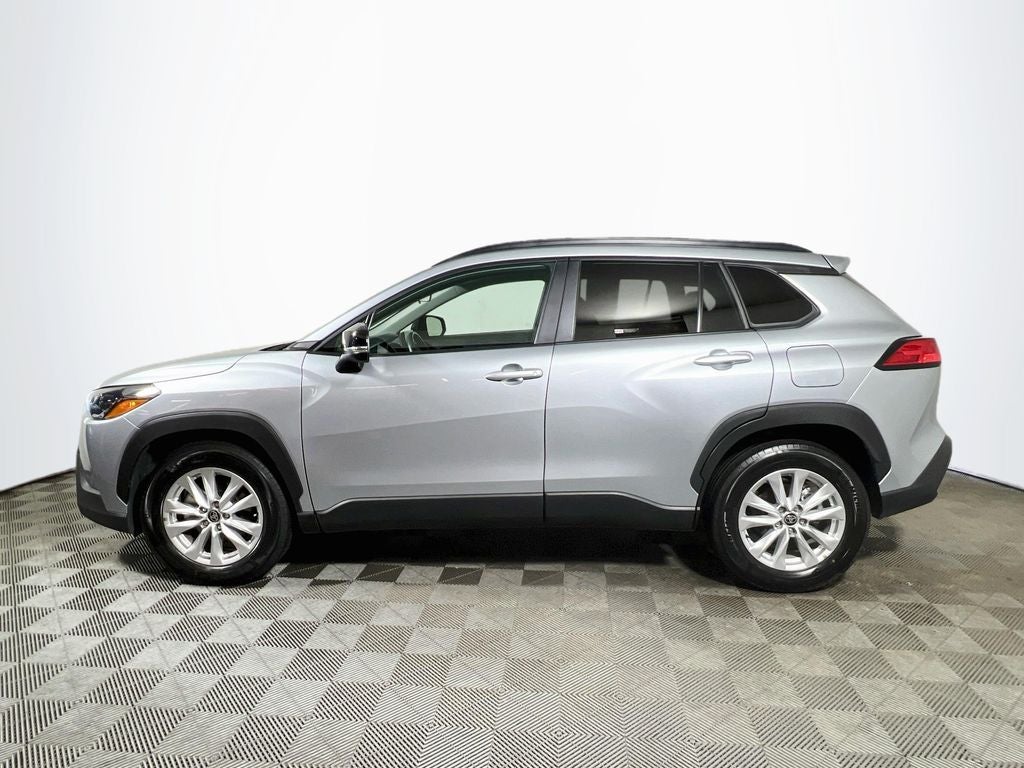 2025 Toyota Corolla Cross LE