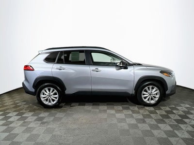 2025 Toyota Corolla Cross LE