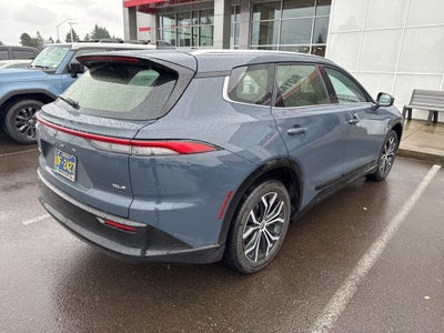 2025 Toyota Crown Signia XLE