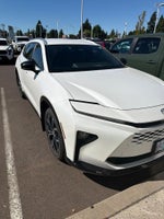 2025 Toyota Crown Signia XLE