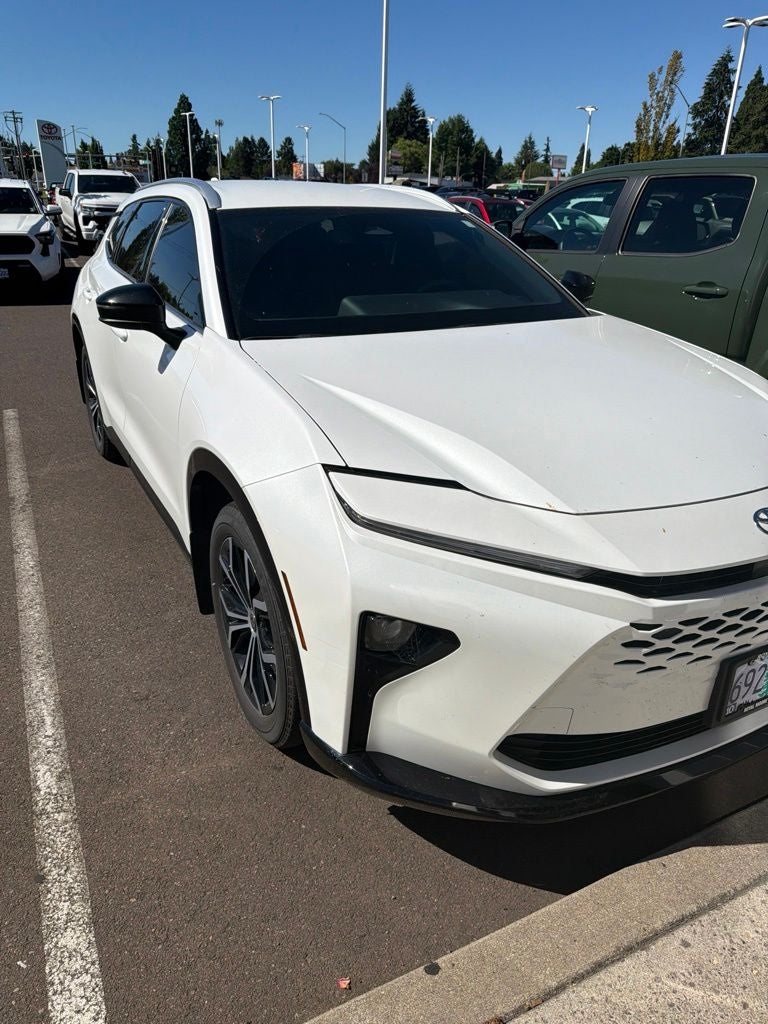 2025 Toyota Crown Signia XLE