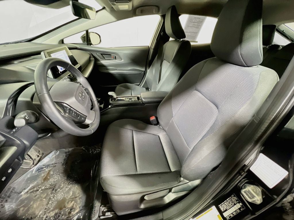 2025 Toyota Prius LE