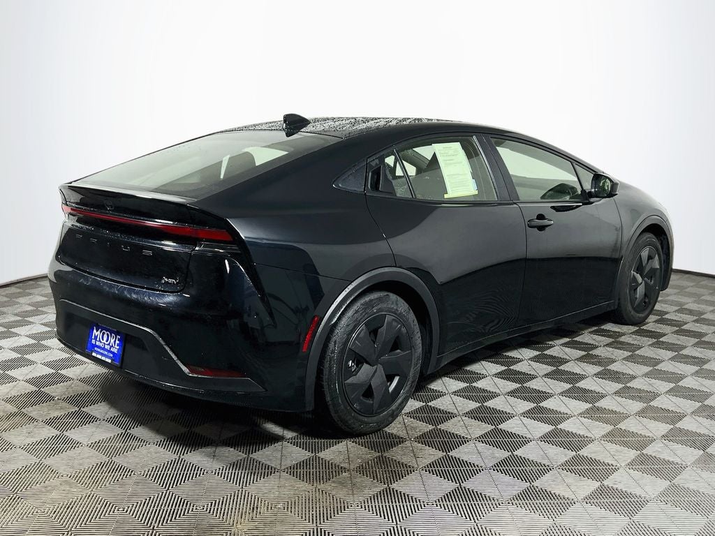 2025 Toyota Prius LE