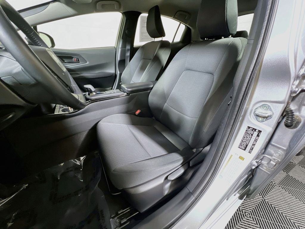 2025 Toyota Prius LE
