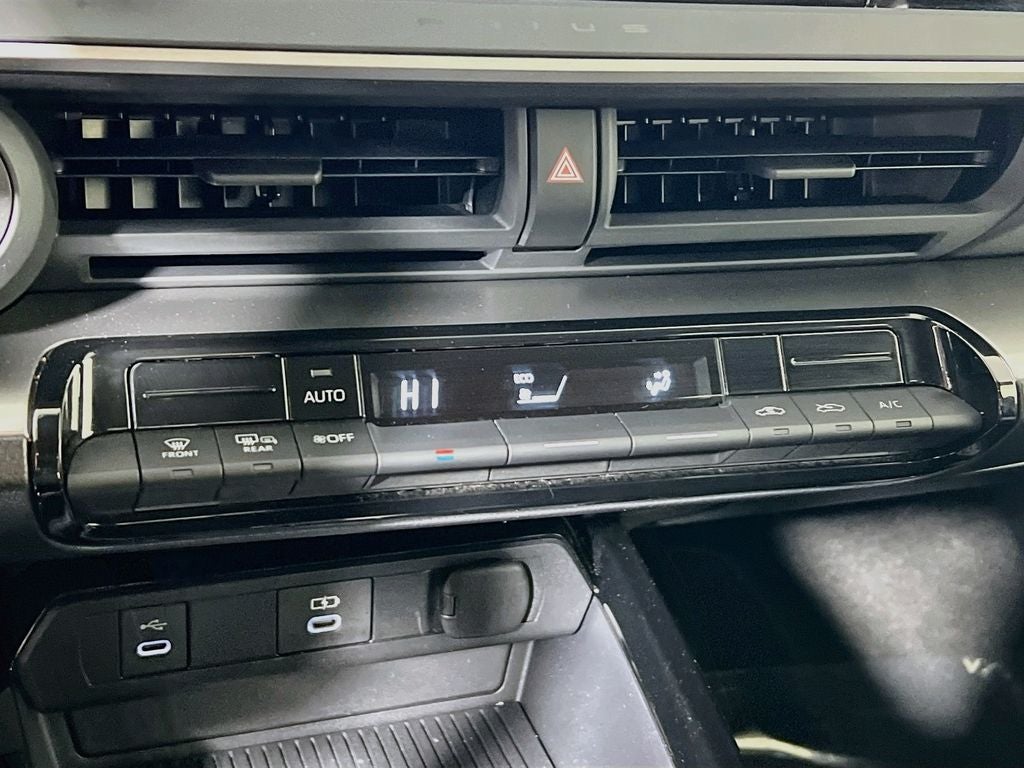 2025 Toyota Prius LE