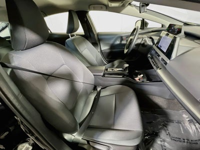 2025 Toyota Prius LE