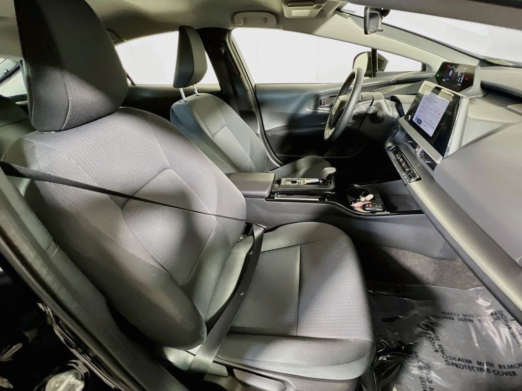 2025 Toyota Prius LE