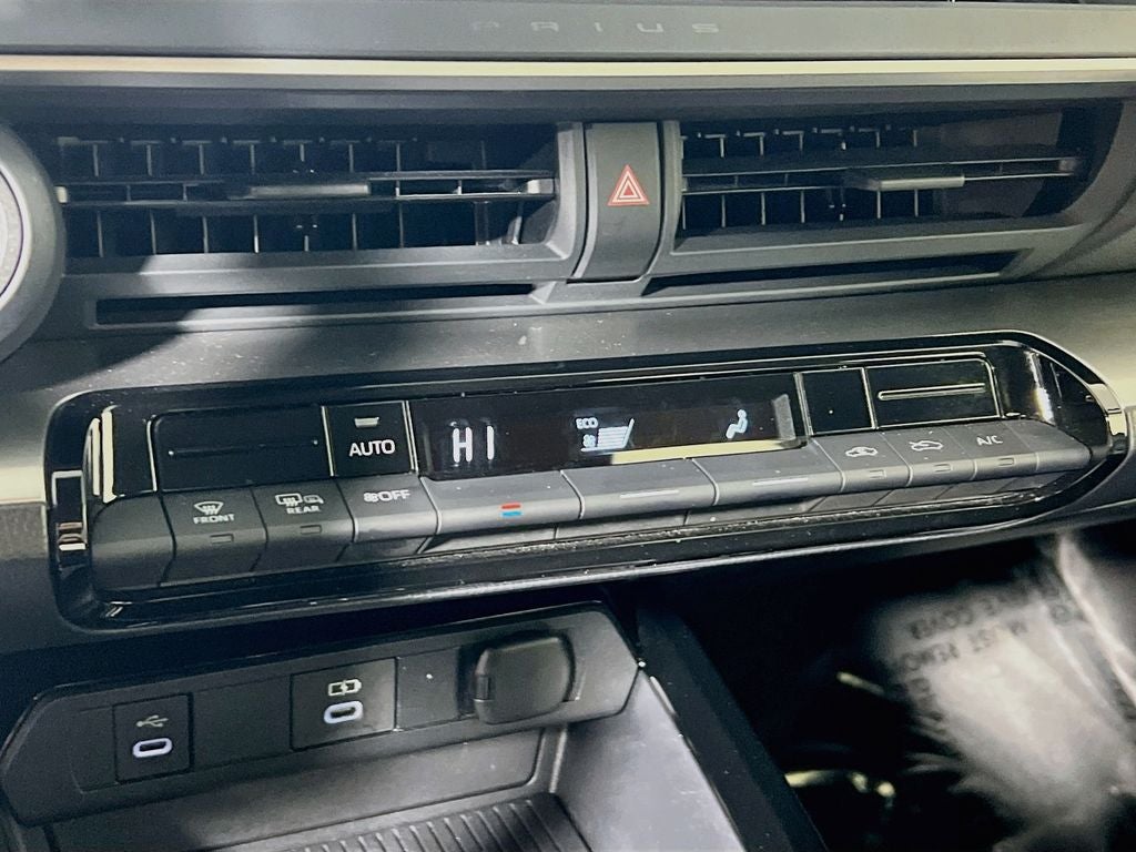 2025 Toyota Prius LE