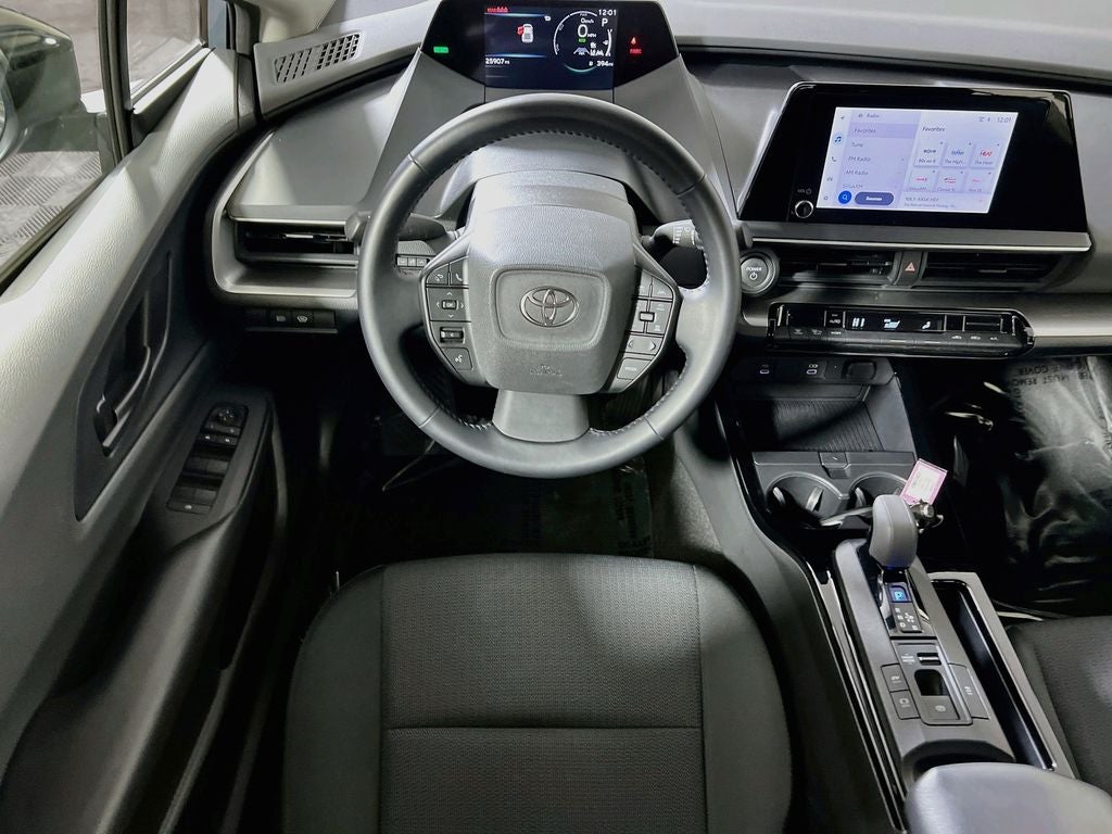 2025 Toyota Prius LE