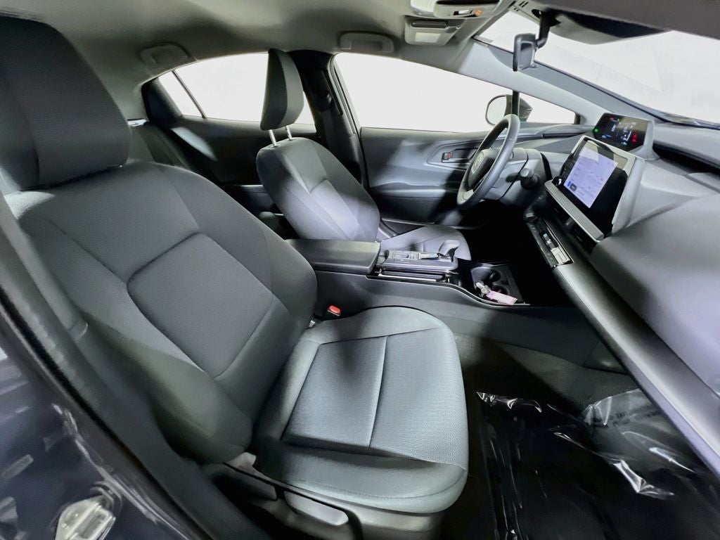 2025 Toyota Prius LE