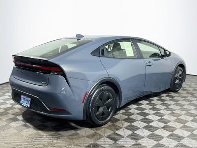 2025 Toyota Prius LE