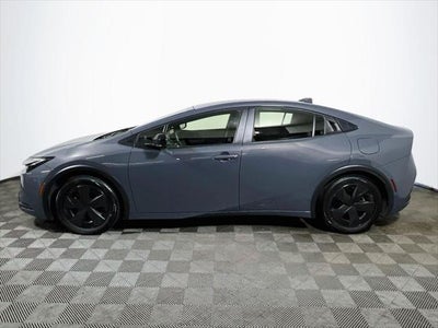 2025 Toyota Prius LE