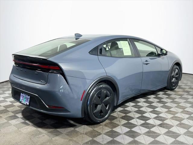 2025 Toyota Prius LE