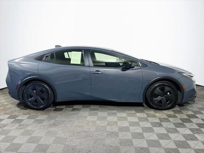 2025 Toyota Prius LE