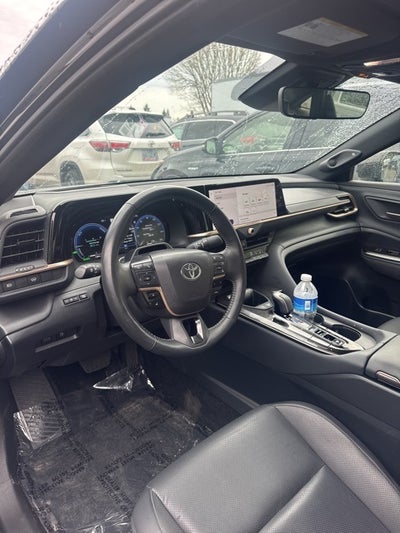 2025 Toyota Crown Platinum