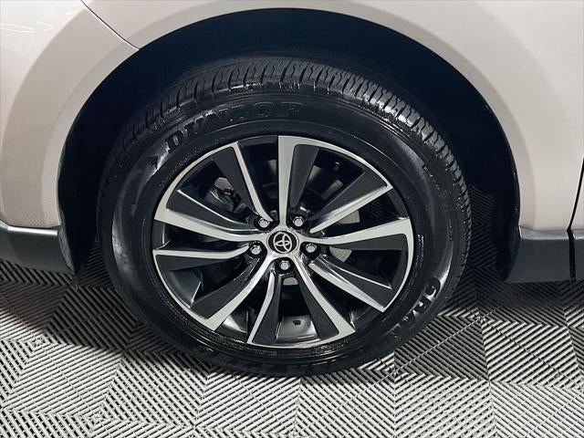 2024 Toyota Venza LE