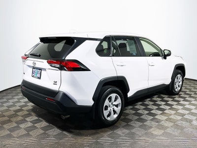 2025 Toyota RAV4 LE