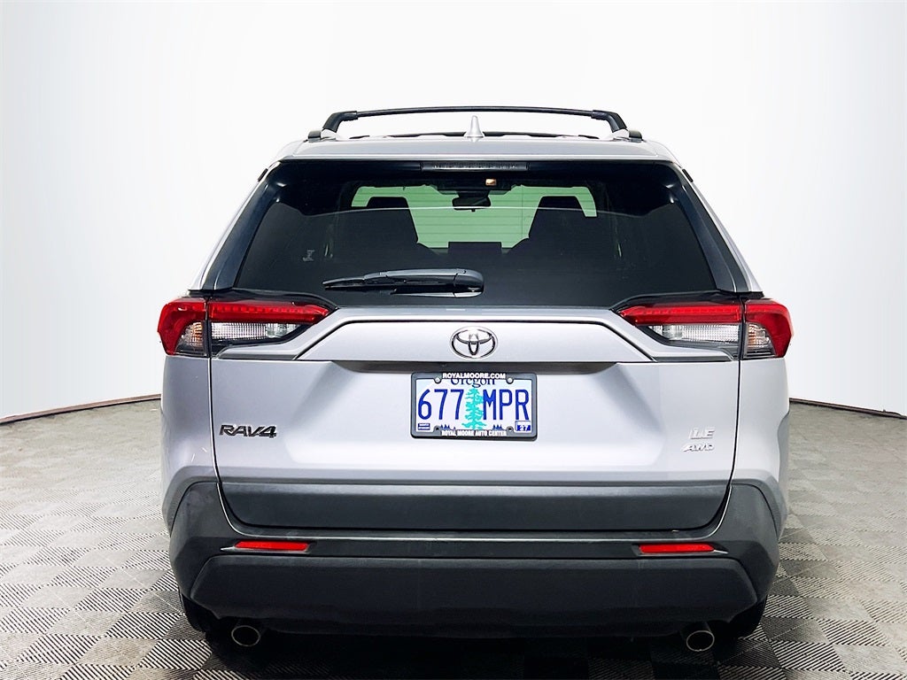 2020 Toyota RAV4 LE