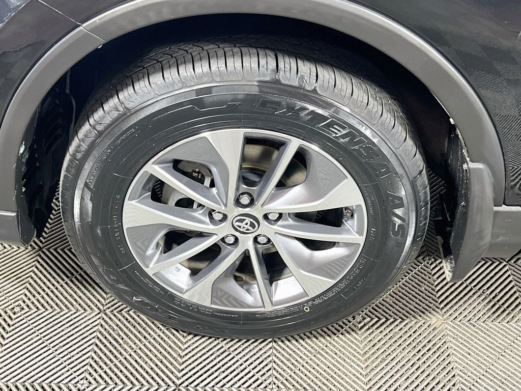 2017 Toyota RAV4 Hybrid XLE