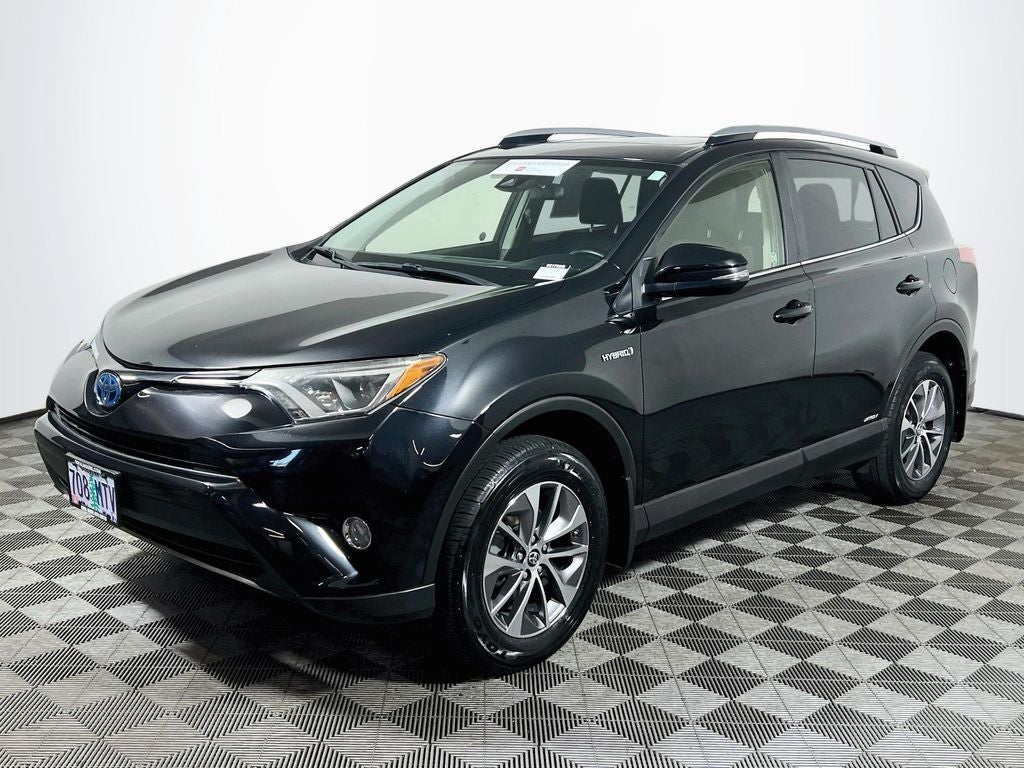 2017 Toyota RAV4 Hybrid XLE